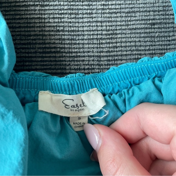 Easel LA Ruffle Tank - Picture 4 of 4